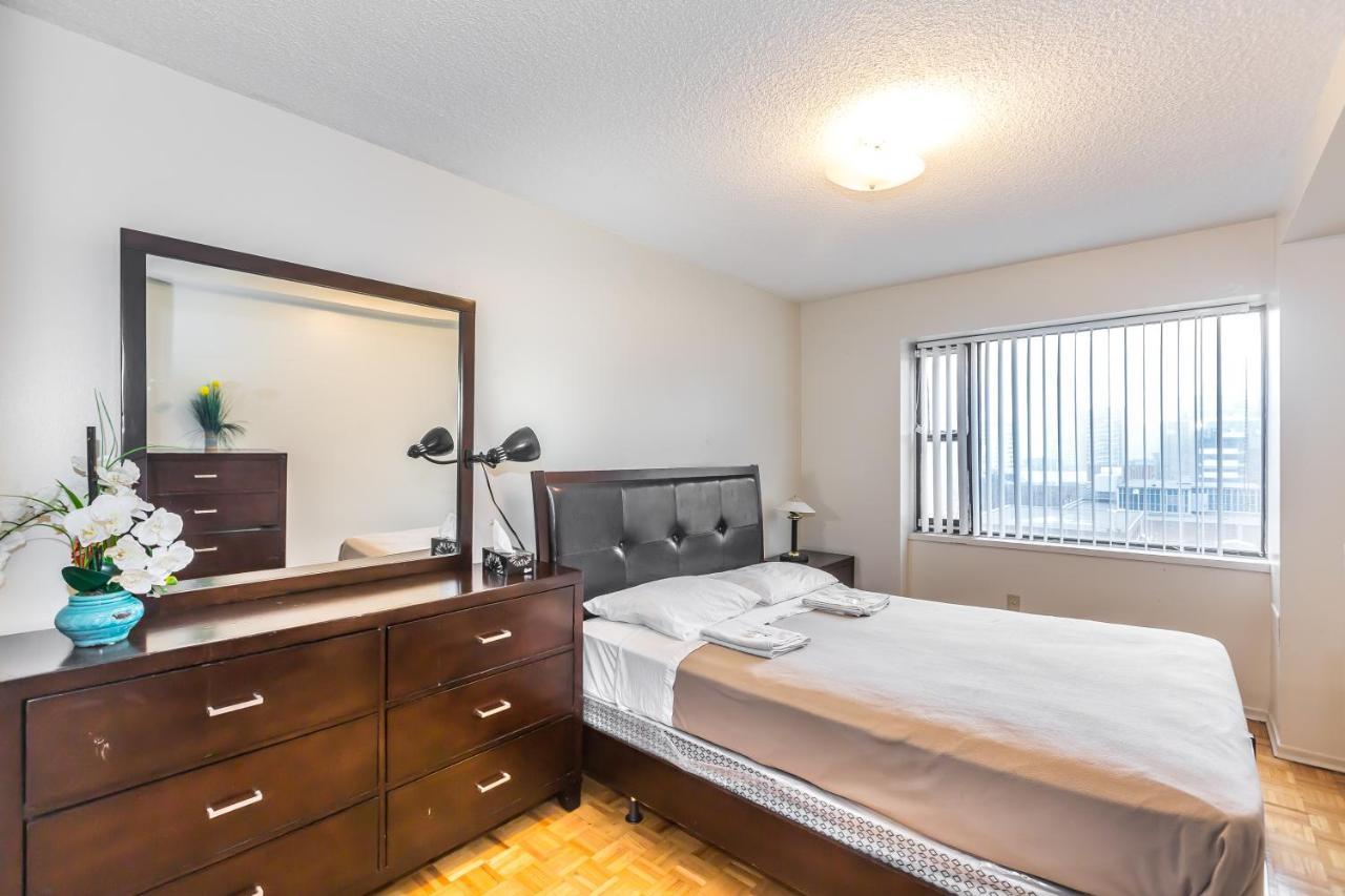 Toronto Furnished Living-Gerard Appartement Buitenkant foto