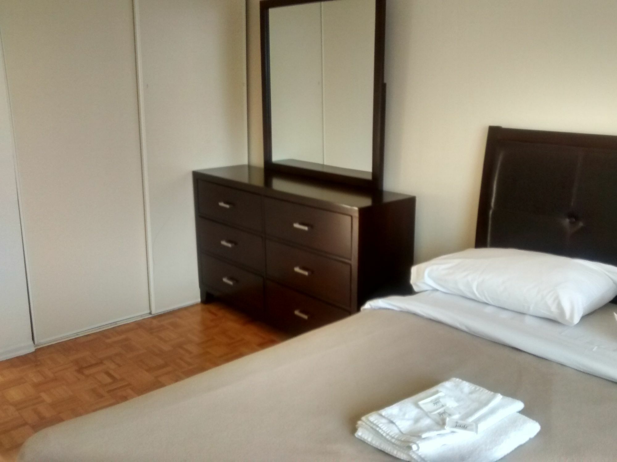 Toronto Furnished Living-Gerard Appartement Buitenkant foto